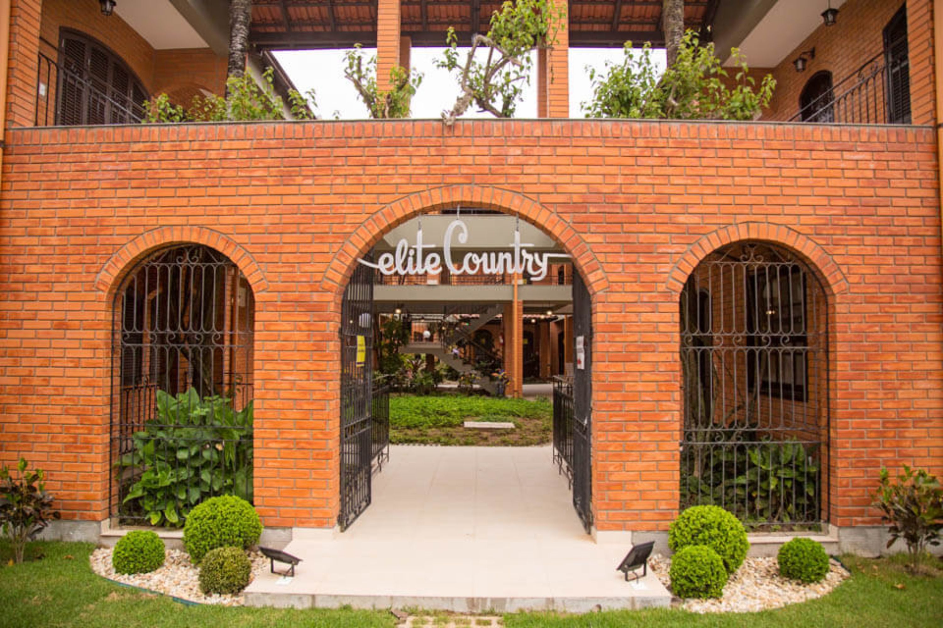 Fachada da propriedade