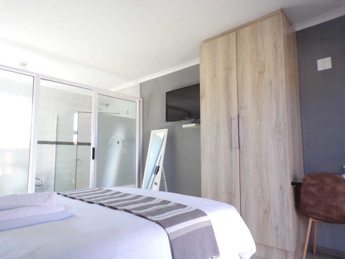 Kamar Deluks | Didekorasi berbeda-beda dan dilengkapi dengan perabotan berbeda-beda