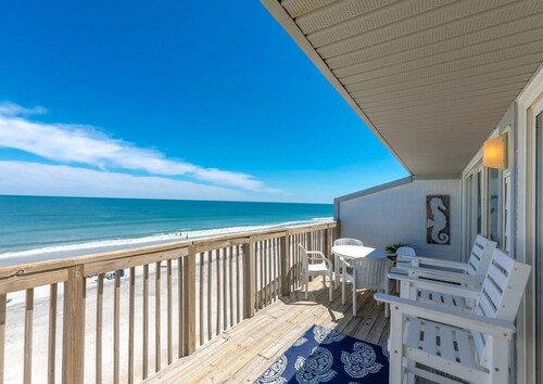 Ocean Potion - Oceanfront Queen's Grant Condo with Amazing Views!