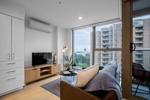 Apartment (2 Bedrooms) | Living room