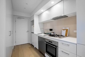 Departamento (2 Bedrooms) | Cocina privada | Horno, parrilla de estufa, lavavajillas y utensilios de cocina 