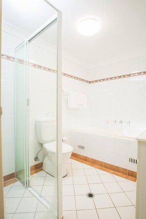 Bathroom - Mq Apartment (Macquarie Park)