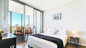 2 bedrooms, iron/ironing board, bed sheets