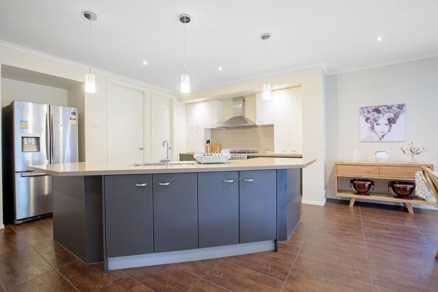 Oven, stovetop, dishwasher, cookware/dishes/utensils