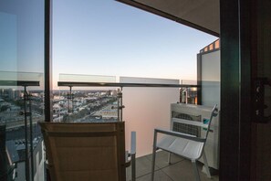 Apartment (2 Bedrooms) | Balkon