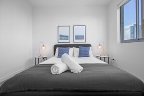 2 bedrooms, iron/ironing board, bed sheets