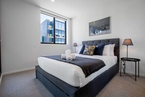 Apartment (1 Bedroom) | 1 bedroom, iron/ironing board, bed sheets - Stunning Bright Apartment At Hawthron/Glenferrie Station (Hawthorn)