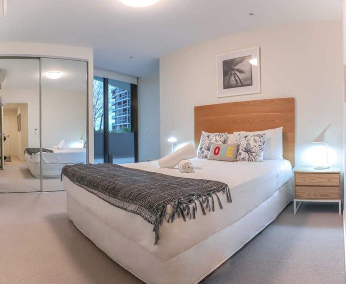 2 bedrooms, iron/ironing board, bed sheets