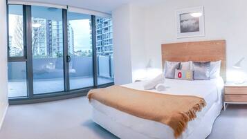 2 bedrooms, iron/ironing board, bed sheets