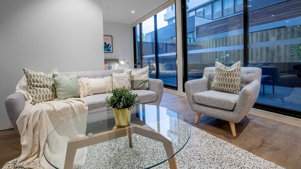 40-inch TV with cable channels - Fantastic Apartment At Boxhill Centro Near Hospital (Box Hill)