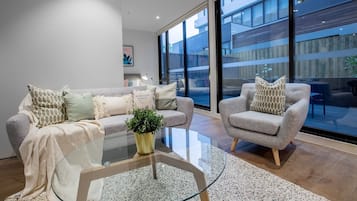 40-inch TV with cable channels