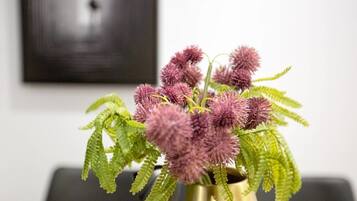 Apartment (2 Bedrooms) | 2 bedrooms, iron/ironing board, bed sheets