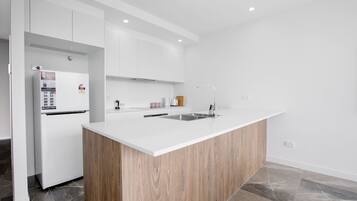 Apartamento (2 Bedrooms) | Cozinha privada | Talheres/pratos/utensílios de cozinha