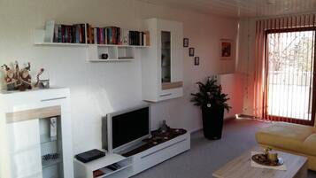 Apartment | Living area | Flat-screen TV