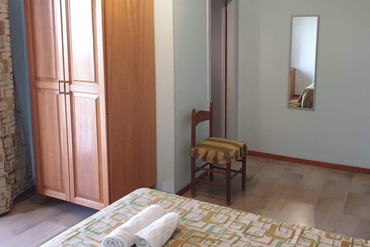 Quarto casal, vista para o mar | Escrivaninha, cortinas blackout, ferros/tábuas de passar roupa