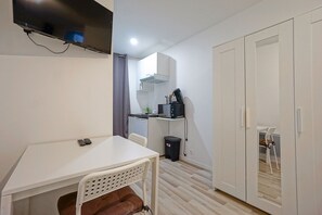 Dining - Peaceful studio on courtyard - Paris 15th (Paris)