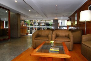 Interior entrance - Gran Hotel Vedra (Buenos Aires)