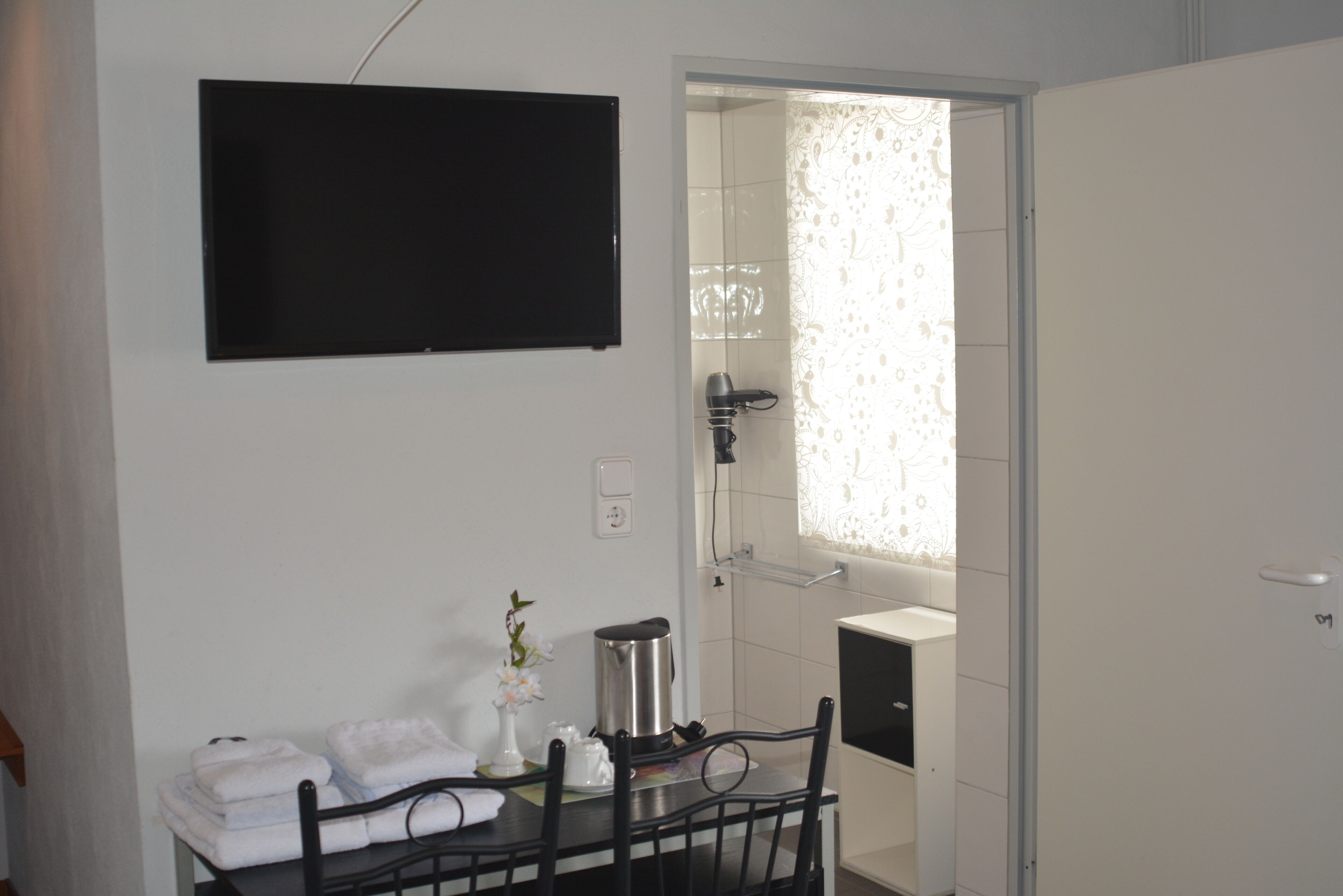 ห้องเบสิกดับเบิล | ตกแต่งพิเศษโดยเฉพาะ, โต๊ะทำงาน, Wi-Fi ฟรี, ผ้าปูที่นอน