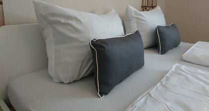 City Apartment S & W