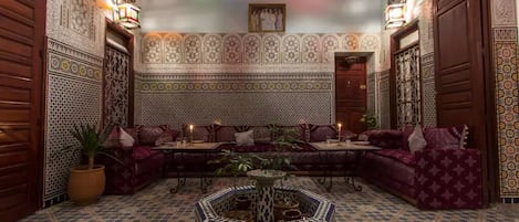 Sala de estar en el lobby