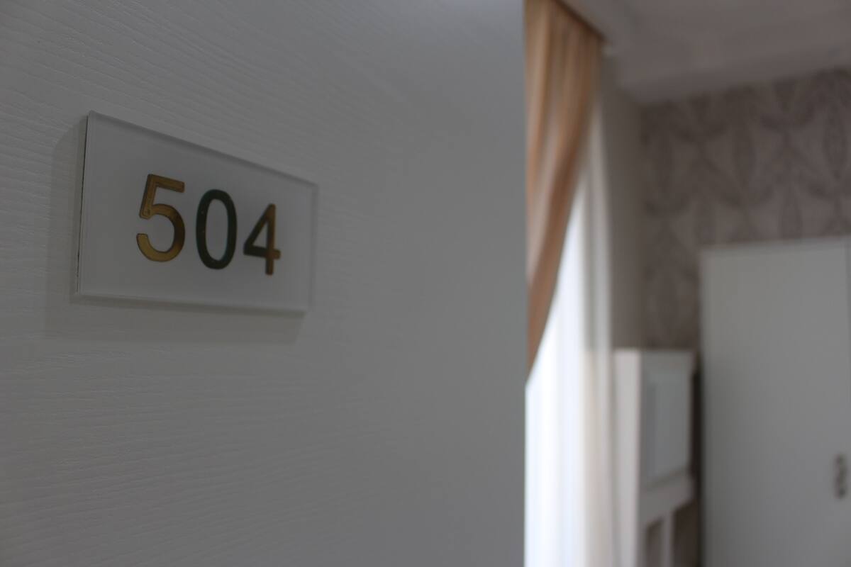 Double Room (4) | Down comforters, desk, soundproofing, iron/ironing board (on request)