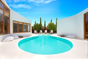 Seasonal outdoor pool, sun loungers - Villa Ixia (Rhodes)