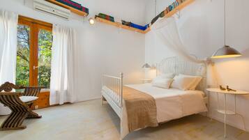 Vila design | 3 quartos, escrivaninha, ferros/tábuas de passar roupa, berço de viagem