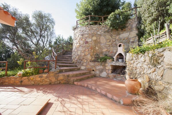 BBQ/picnic Area - Villa Pina (Maracalagonis)