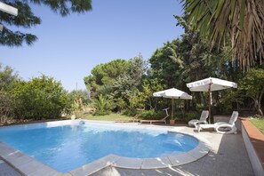 Outdoor pool - Villa Wanda (Quartu Sant'Elena)