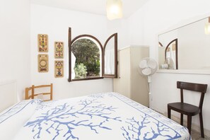 Villa, 4 Bedrooms | 4 bedrooms, bed sheets - Villa Wanda (Quartu Sant'Elena)