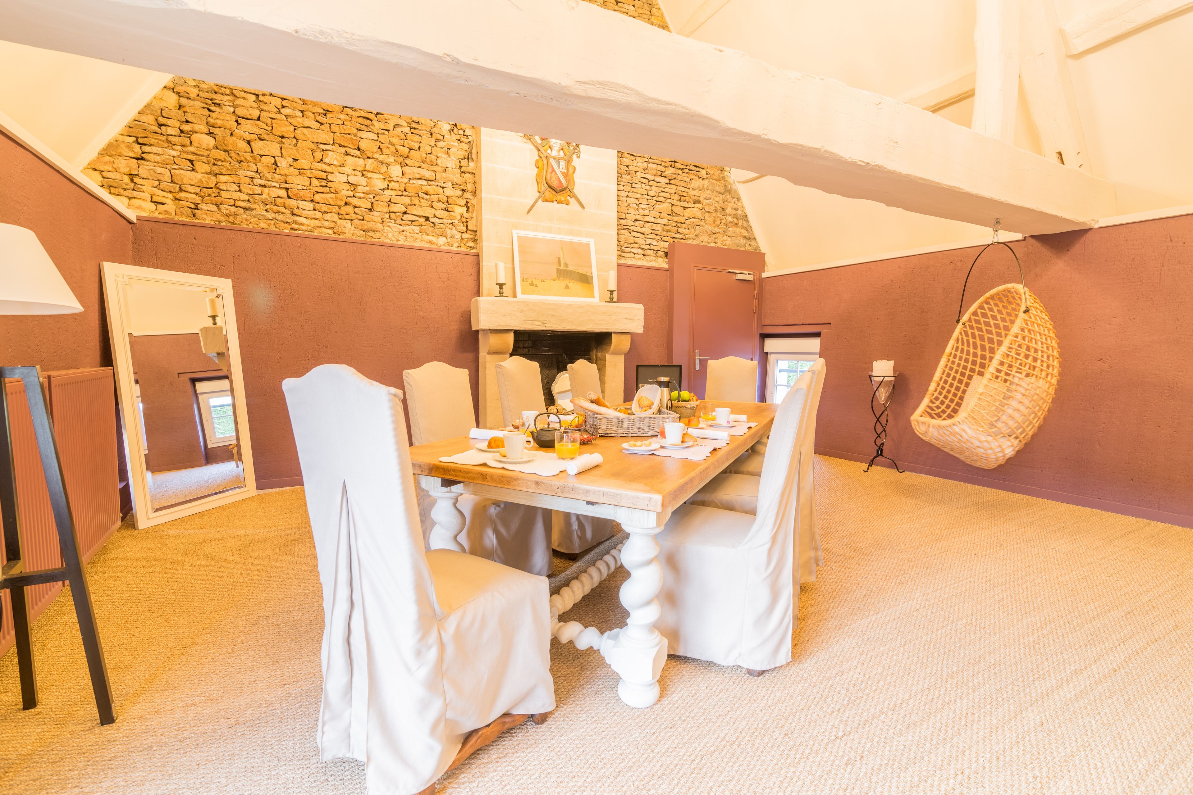 Daily continental breakfast (EUR 14 per person)