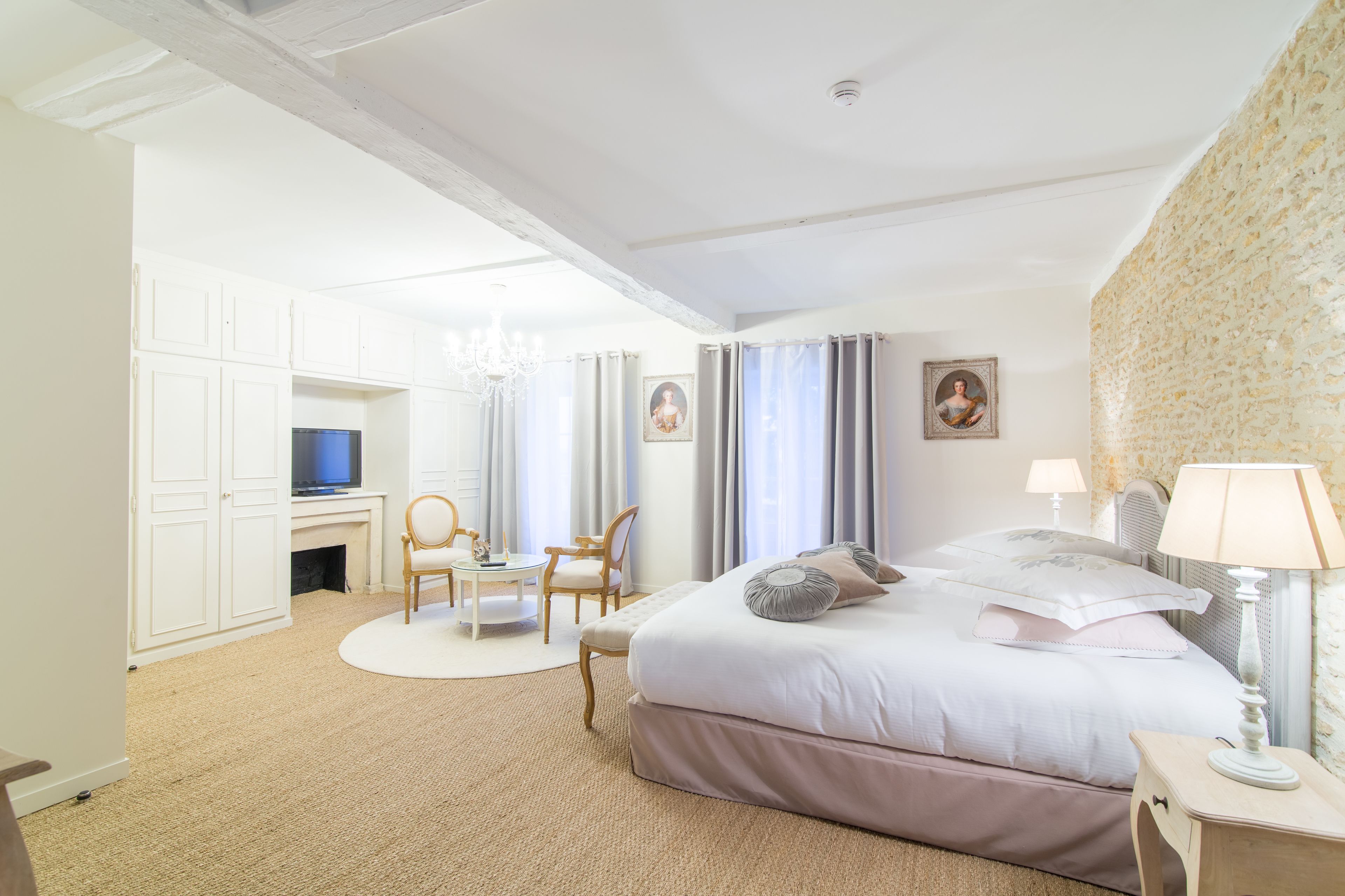 ห้องดับเบิล (Romantique) | เครื่องนอนระดับพรีเมียม, ห้องพักตกแต่งอย่างมีเอกลักษณ์