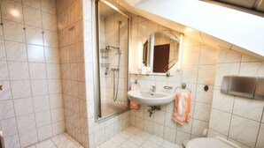 Apartment, 2 Bedrooms | Bathroom - Ferienwohnung Petrik (Neckargemuend)