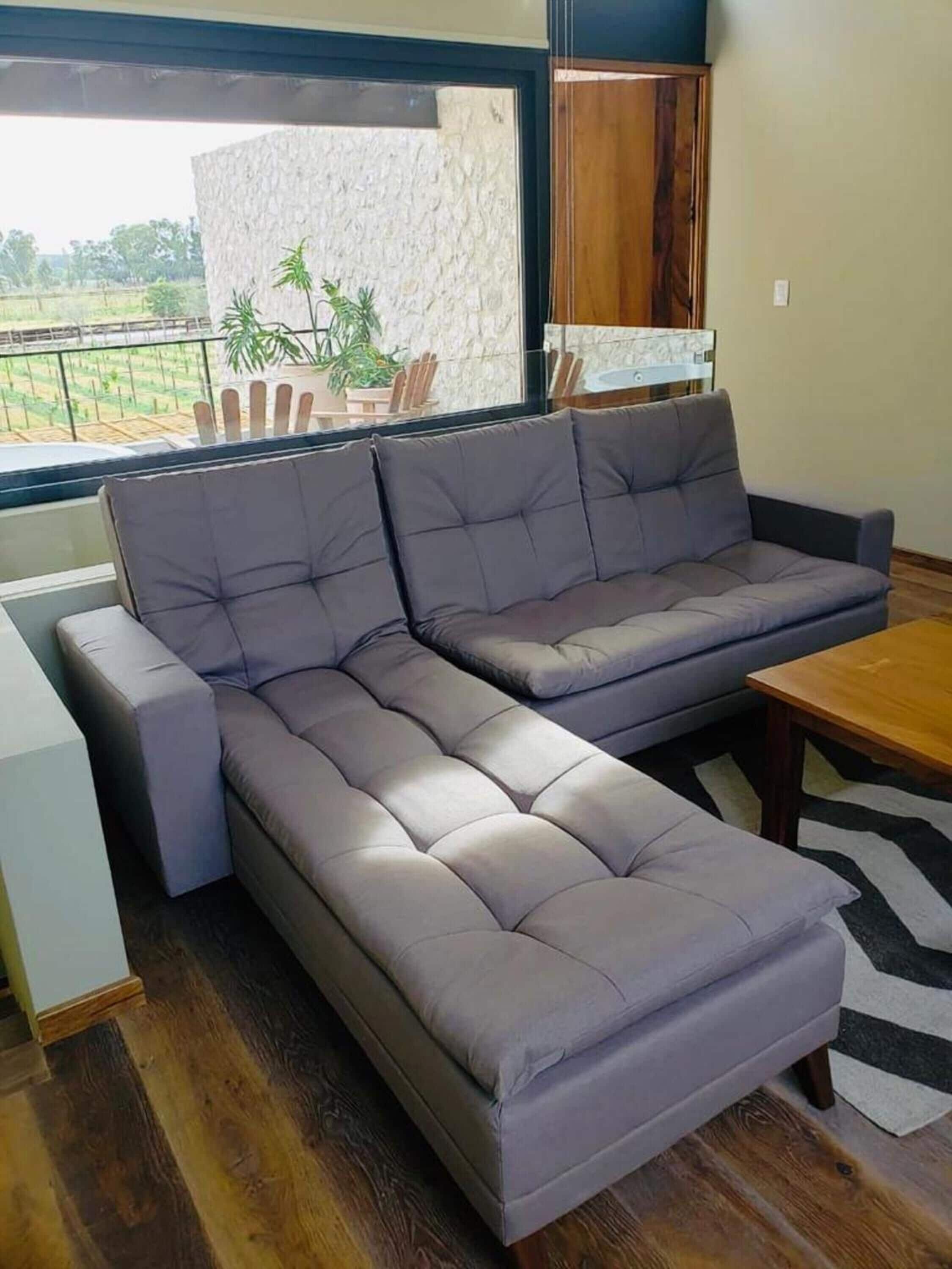 plasma tv, fireplace, netflix, streaming services