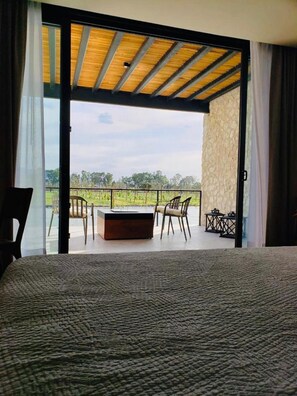 Minibar, in-room safe, individually decorated, individually furnished