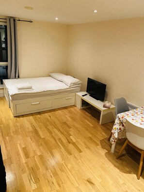1 bedroom, iron/ironing board, travel crib, WiFi