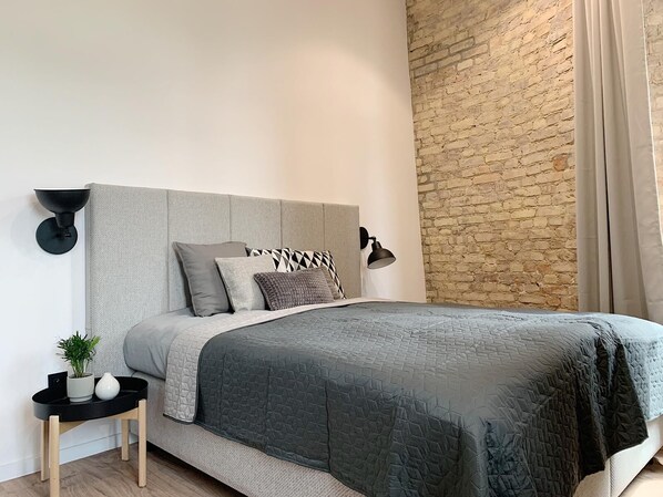 3 chambres, fer et planche à repasser, Wi-Fi, draps fournis