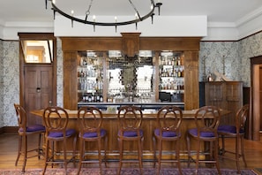 Lounge - Celeste of St Paul (St. Paul)