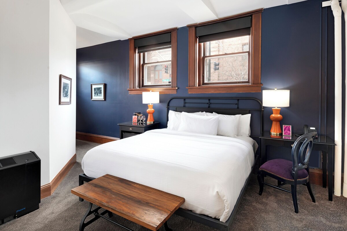 Deluxe Room, 1 King Bed (Ground Floor King Room) | Premium bedding, pillowtop beds, blackout drapes, WiFi (free)