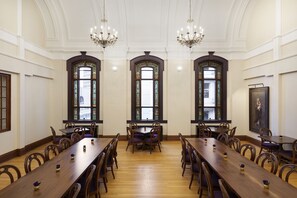 Free daily on-the-go breakfast