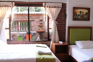 Habitación doble superior | Escritorio, wifi gratis, ropa de cama