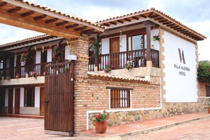 Front of property - Hotel Villa Alegria (Sáchica)