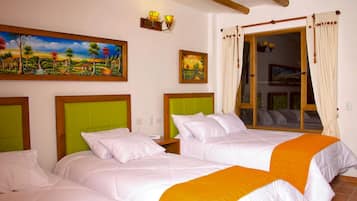 Escritorio, wifi gratis y ropa de cama