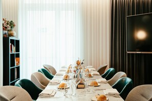 Serveert ontbijt en diner