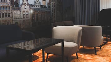 Lounge dans le hall