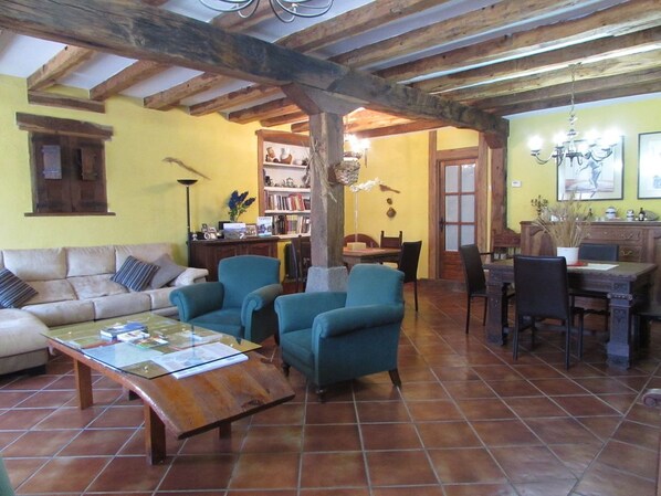 Lobby sitting area - Herranetxe (Valdegovia)