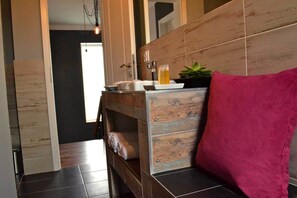Bathroom - JN Boutique Apartments (Bucharest)