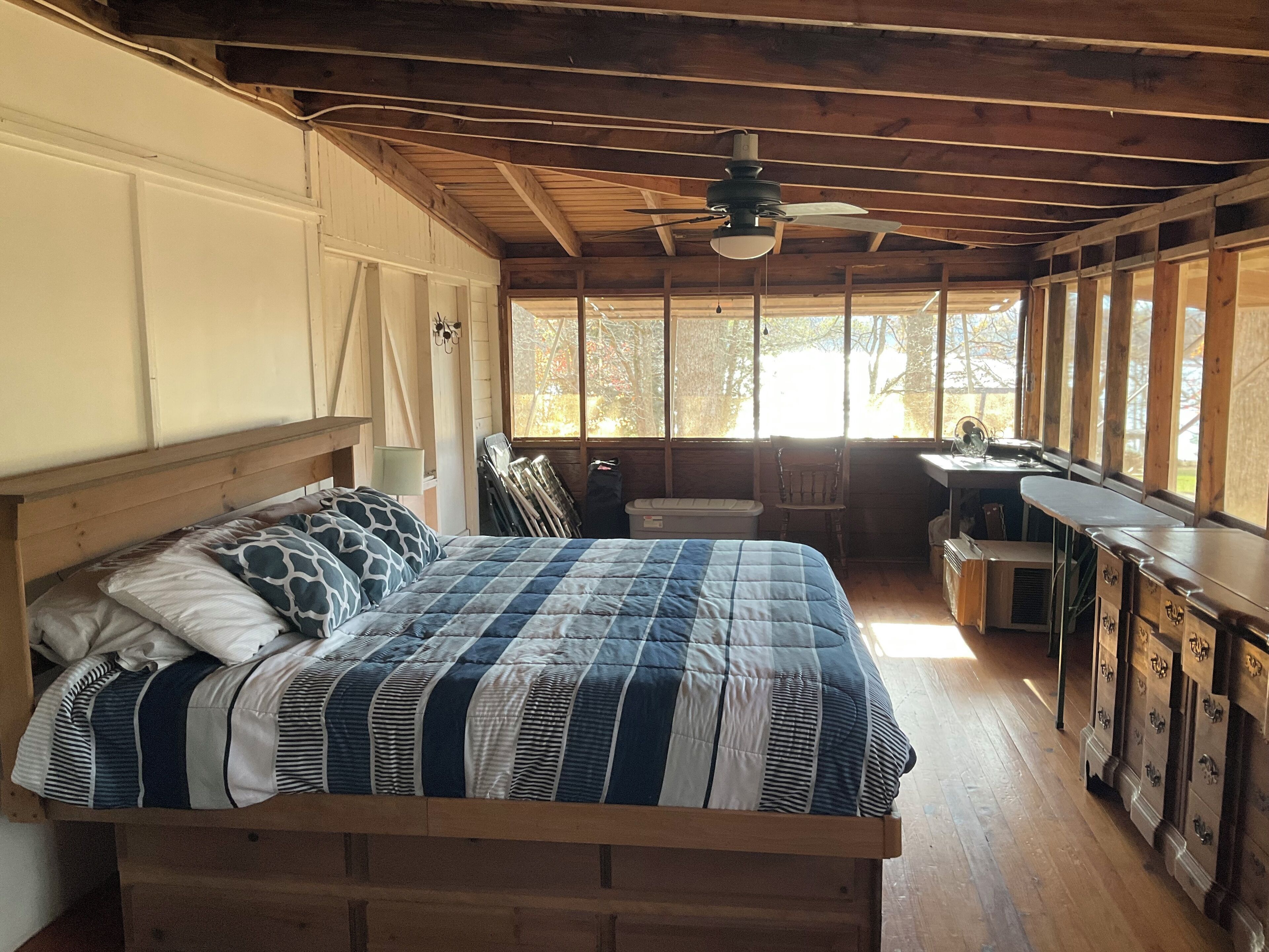 3 bedrooms, travel crib, free WiFi, bed sheets