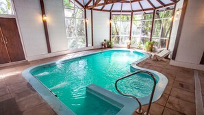 Indoor spa tub - La Bella Durmiente (San José de Maipo)