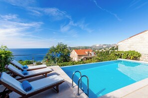Villa (Four-Bedroom Villa, Swimming Pool) | Pool